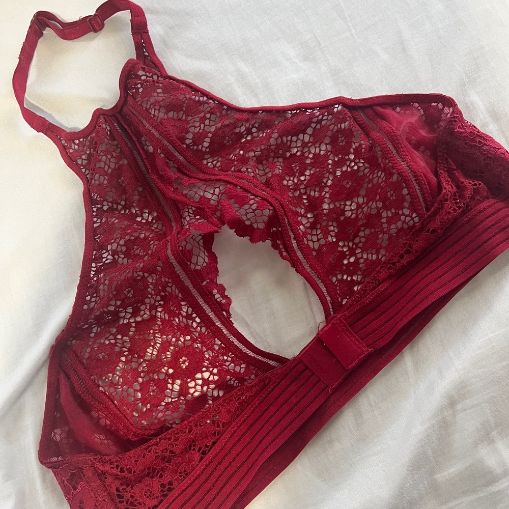 Victoria’s Secret Red Bralette Size Medium